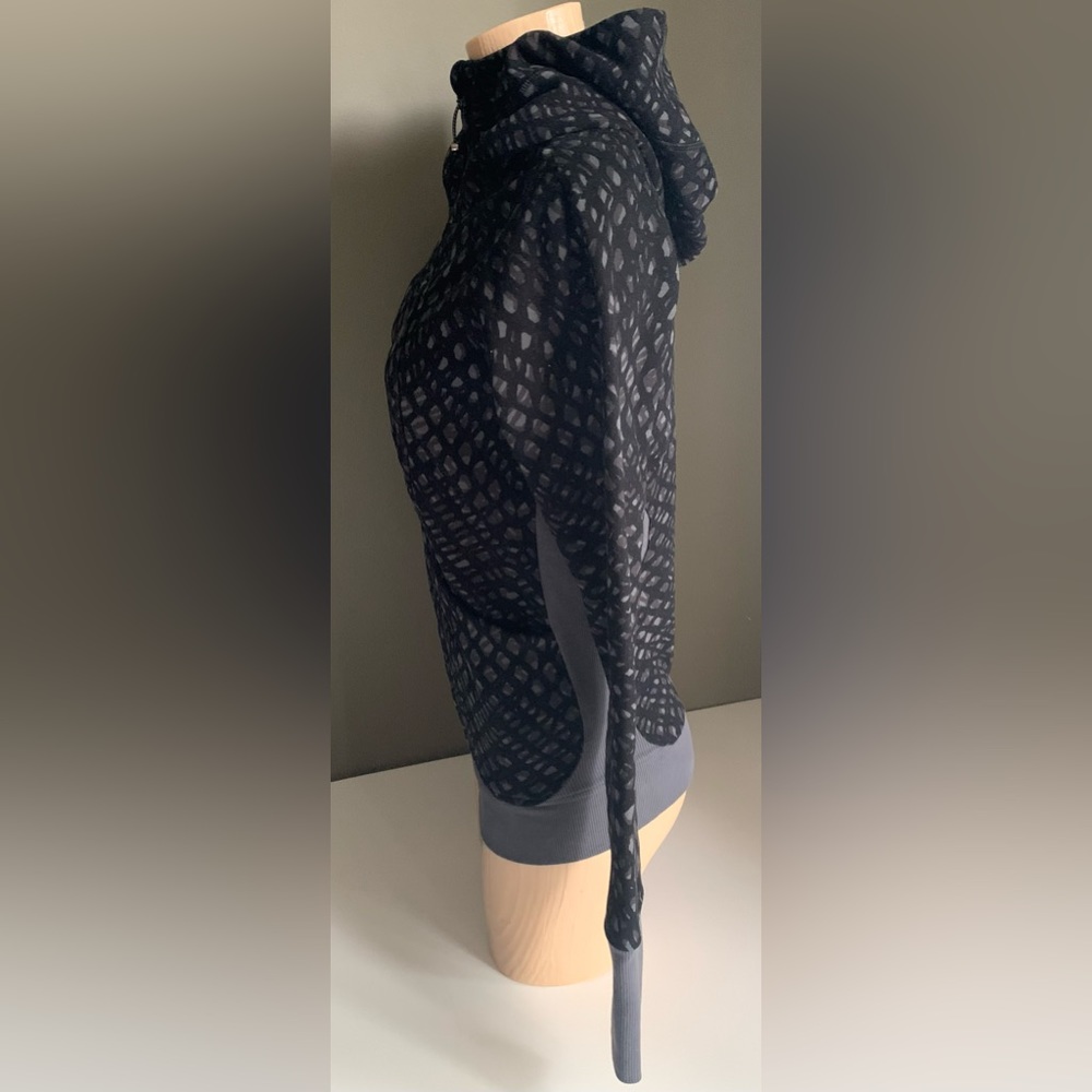 Lululemon Scuba Hoodie III - Picture 12 of 12